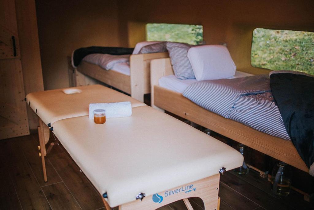 Sleeping With Bees - Tourist Farm Muha Apartment Grosuplje Bagian luar foto