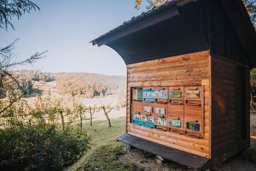 Sleeping With Bees - Tourist Farm Muha Apartment Grosuplje Bagian luar foto